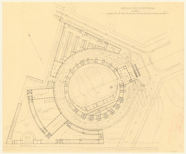 Schwarz-weißes Architekturzeichnung eines Stadiongrundrisses mit umliegenden Gebäuden und handgeschriebenem Text auf altem Papier.