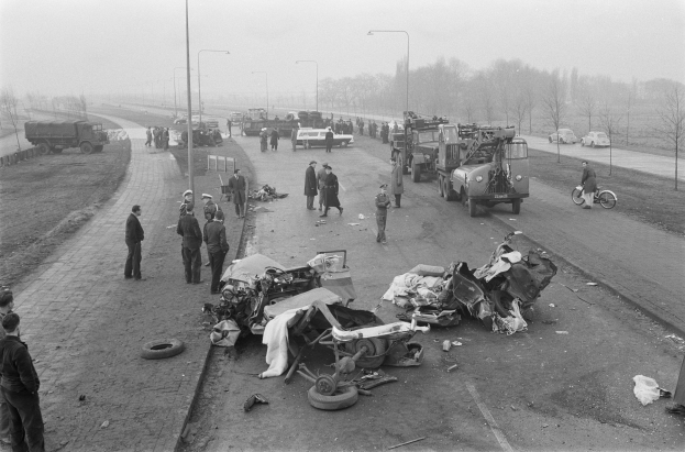 Nach zwei Verkehrsunfällen auf der A43 - Fahrer in Wuppertal gestoppt