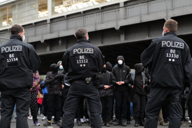 Unionspolitiker warnen vor Abschwächung des Schutzes vor der AfD