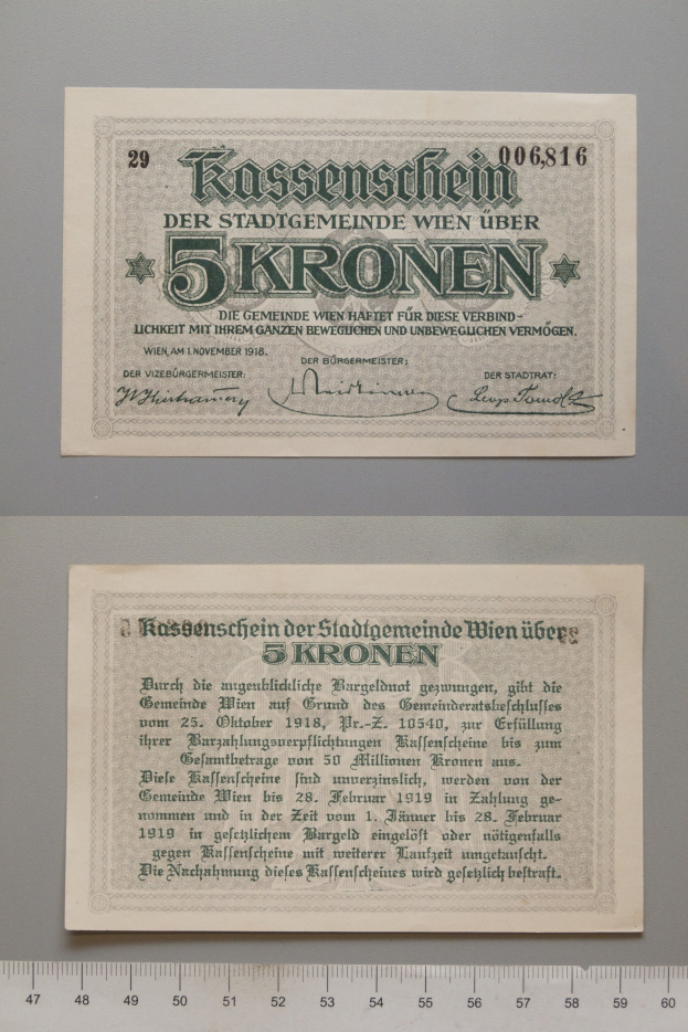 Alte deutsche 5 Kronen-Banknote mit Lineal unten, mit gedrucktem Text und numerischen Markierungen.