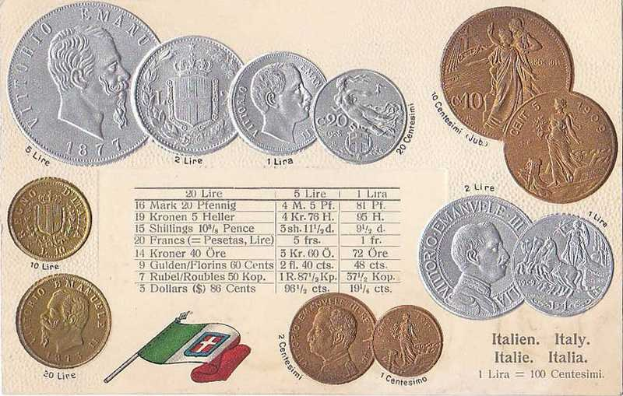 Eine Sammlung italienischer Münzen von 1877–1910, darunter mehrere 20 Lire-Münzen, angeordnet in einer Reihe mit Text und Porträts und zwei Flaggen (einer italienischen) unten.