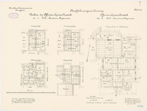 Schwarz-weißer architektonischer Grundriss des ehemaligen Bundeskanzleramts der Bundesrepublik Deutschland, der detaillierte Layouts mit beschrifteten Räumen und strukturellen Elementen zeigt.
