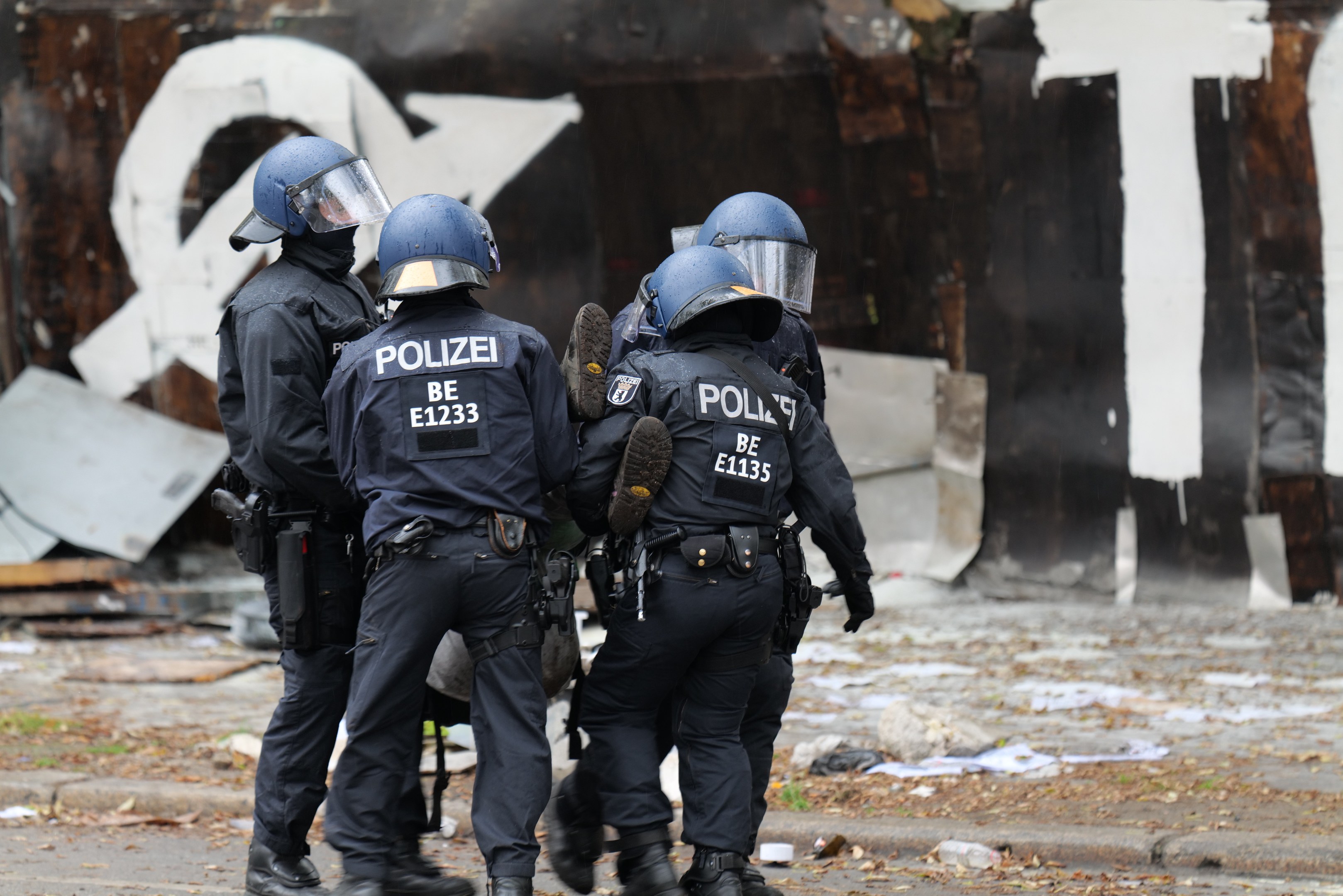 POL-ME: Hooliganangriffe auf Ordnungsamt-Mitarbeiter - 2507108