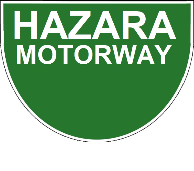 Grüne Gefahrenstraße-Schild mit fetter weißer 'Gefahrenstraße'-Beschriftung, mittig auf gelbem Hintergrund, umrandet in Weiß mit schwarzumrandetem gelbem Kreis.