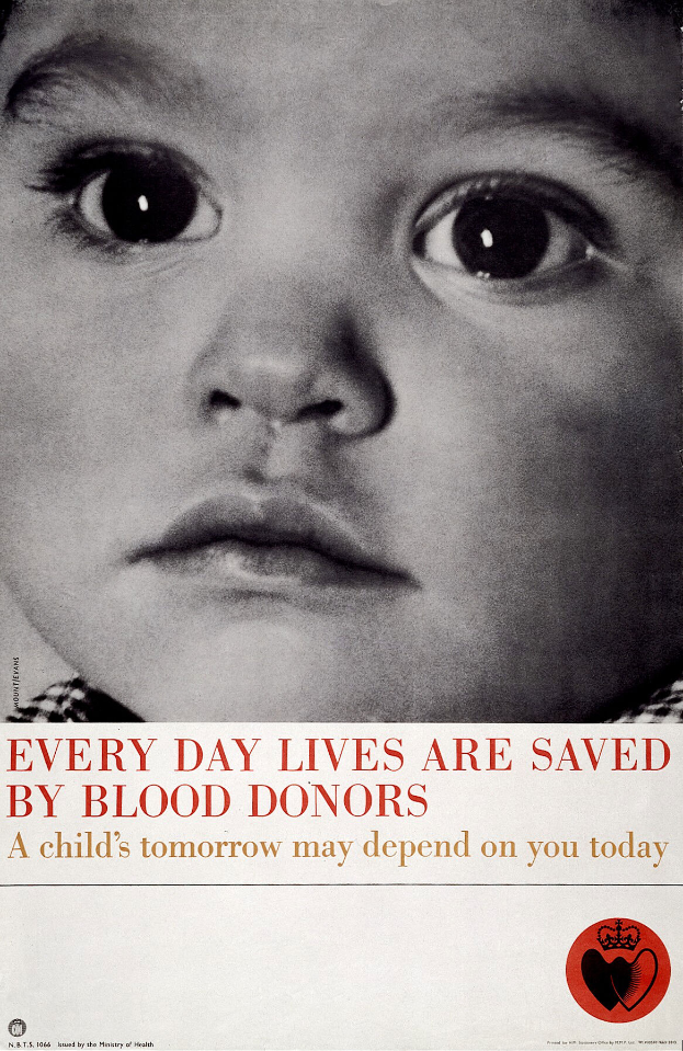 Ein Plakat mit dem Bild eines traurigen Kindergesichts und der schwarzen Schrift "Jeden Tag rettet das Leben von Blutspendern"