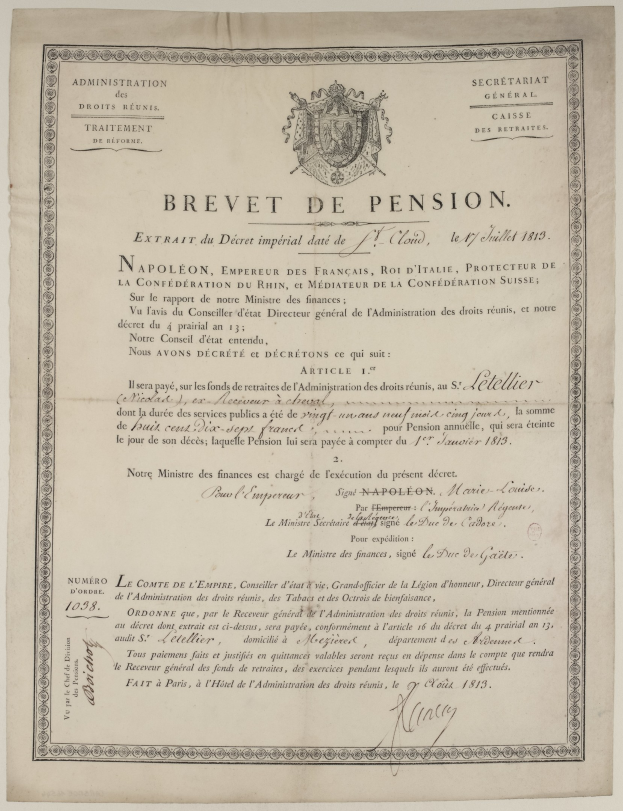 Altes Schwarz-Weiß-Dokument mit der Überschrift "brevet de pension" und einem Mannsgesicht, Text und Logo.