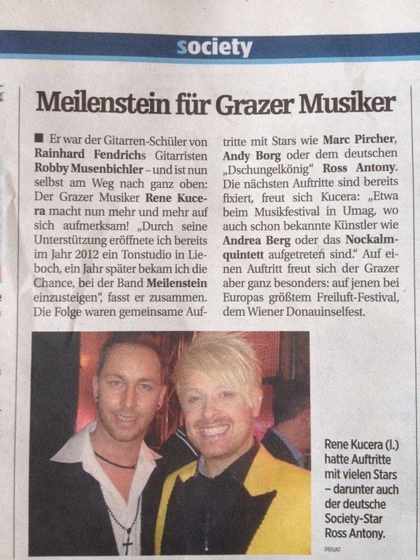 Zwei Männer in Anzügen, die in einer Zeitungsartikelüberschrift mit der Überschrift "Grazer Musiker" vom März 2012 lächeln