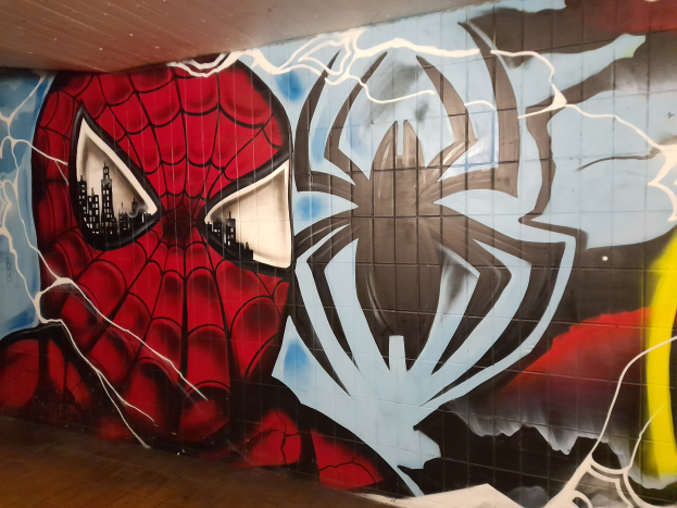 Zendaya präsentiert Christian Cowan und Christian Louboutin bei einem 'Spider-Man: Brand New Day' Fotoshooting