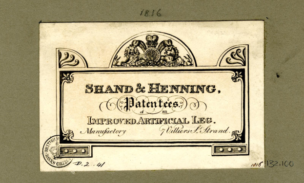 Papierdokument mit der Überschrift "Shand & Henning Patentes, Verbesserte Kunstliche Beinprothese" mit einem Logo und numerischen Markierungen unten.